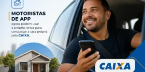 Homem feliz usa app para financiar casa própria pela CAIXA