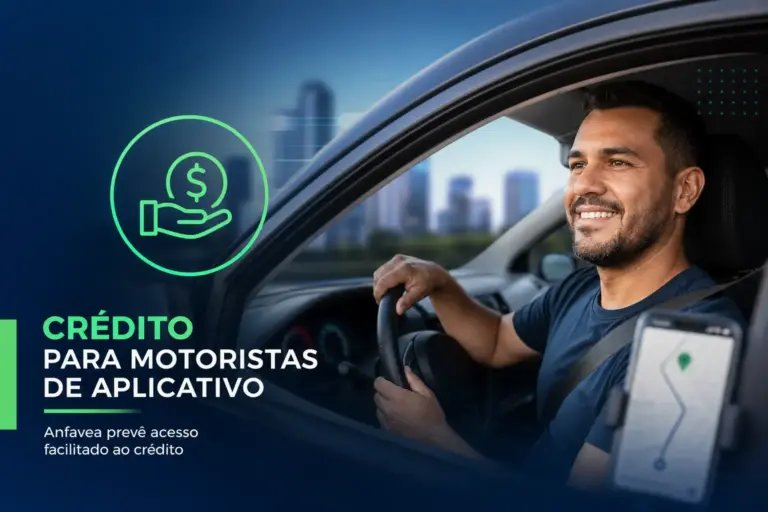 Motorista feliz em carro com smartphone mostrando rota - Crédito para motoristas de aplicativo