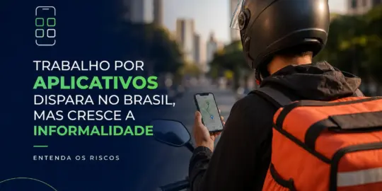 Pessoa em moto com smartphone em cidade urbana - Trabalho por aplicativos no Brasil